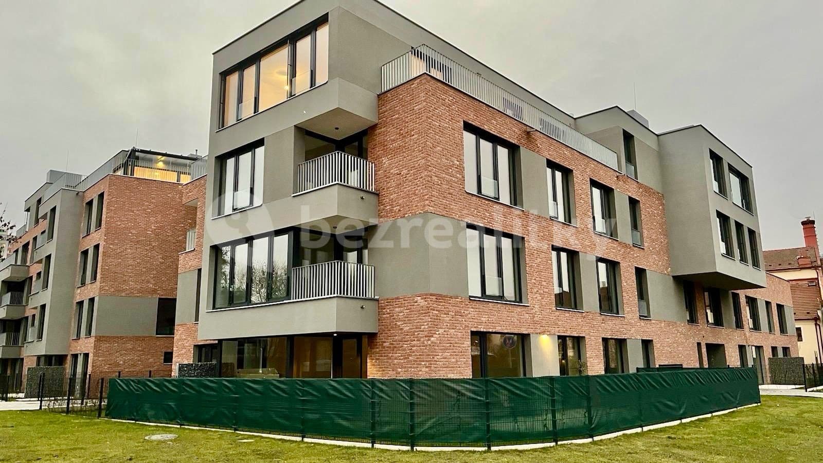 2 bedroom with open-plan kitchen flat to rent, 90 m², Michelská, Prague, Prague 2 bedroom with open-plan kitchen flat to rent, 90 m², Michelská, Prague, Prague