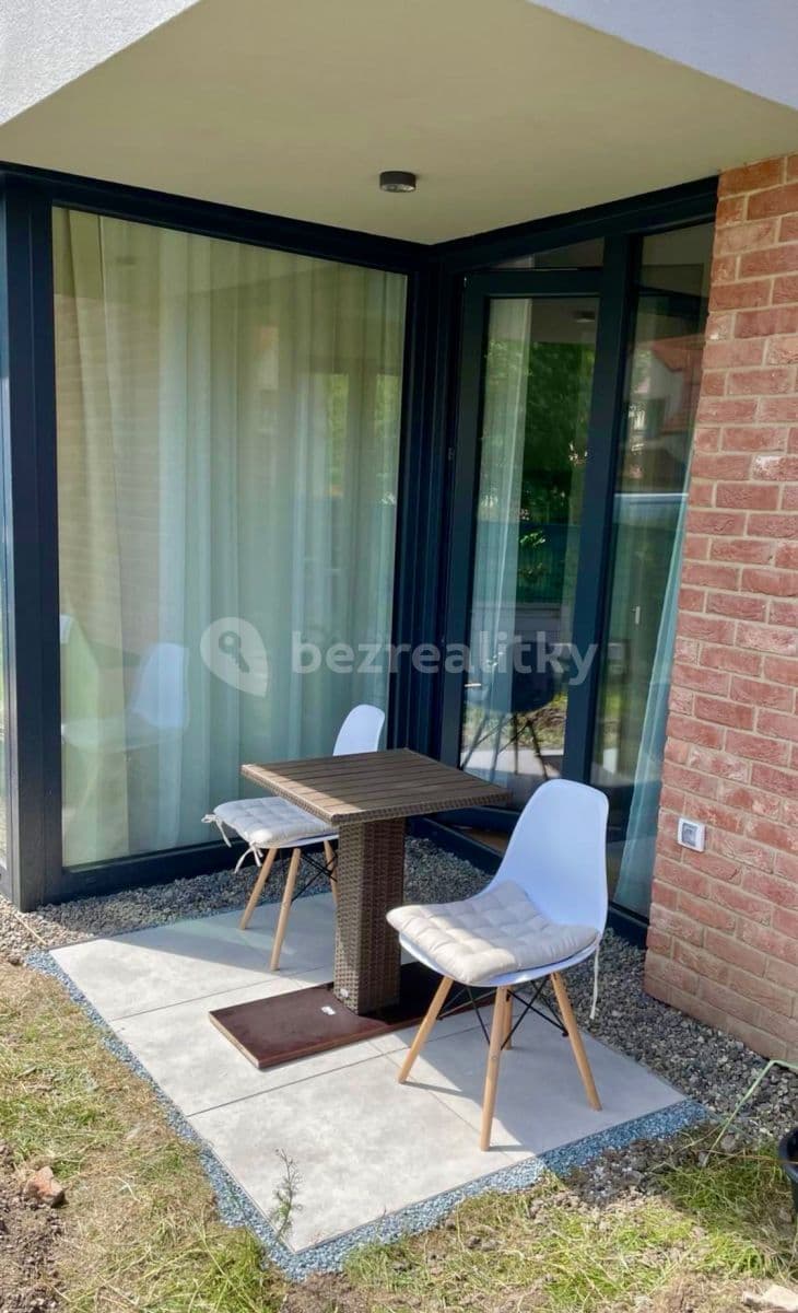 2 bedroom with open-plan kitchen flat to rent, 90 m², Michelská, Prague, Prague 2 bedroom with open-plan kitchen flat to rent, 90 m², Michelská, Prague, Prague