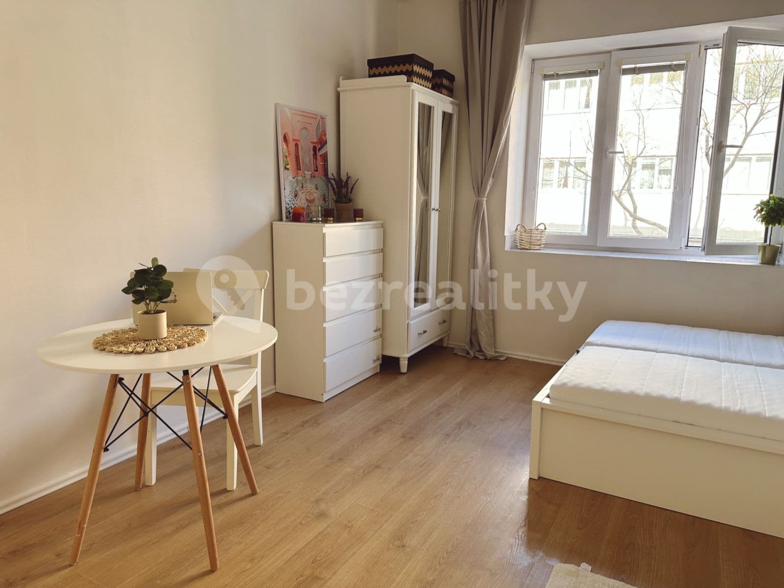 Studio flat to rent, 30 m², Biskupcova, Prague, Prague Studio flat to rent, 30 m², Biskupcova, Prague, Prague