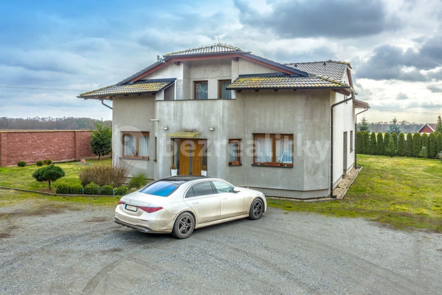 house for sale, 250 m², Doubravička, Středočeský Region