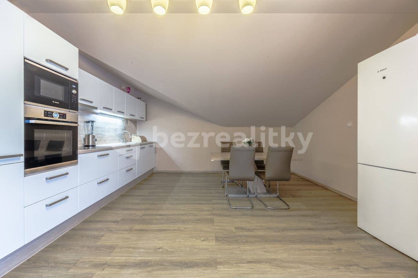house for sale, 250 m², Doubravička, Středočeský Region