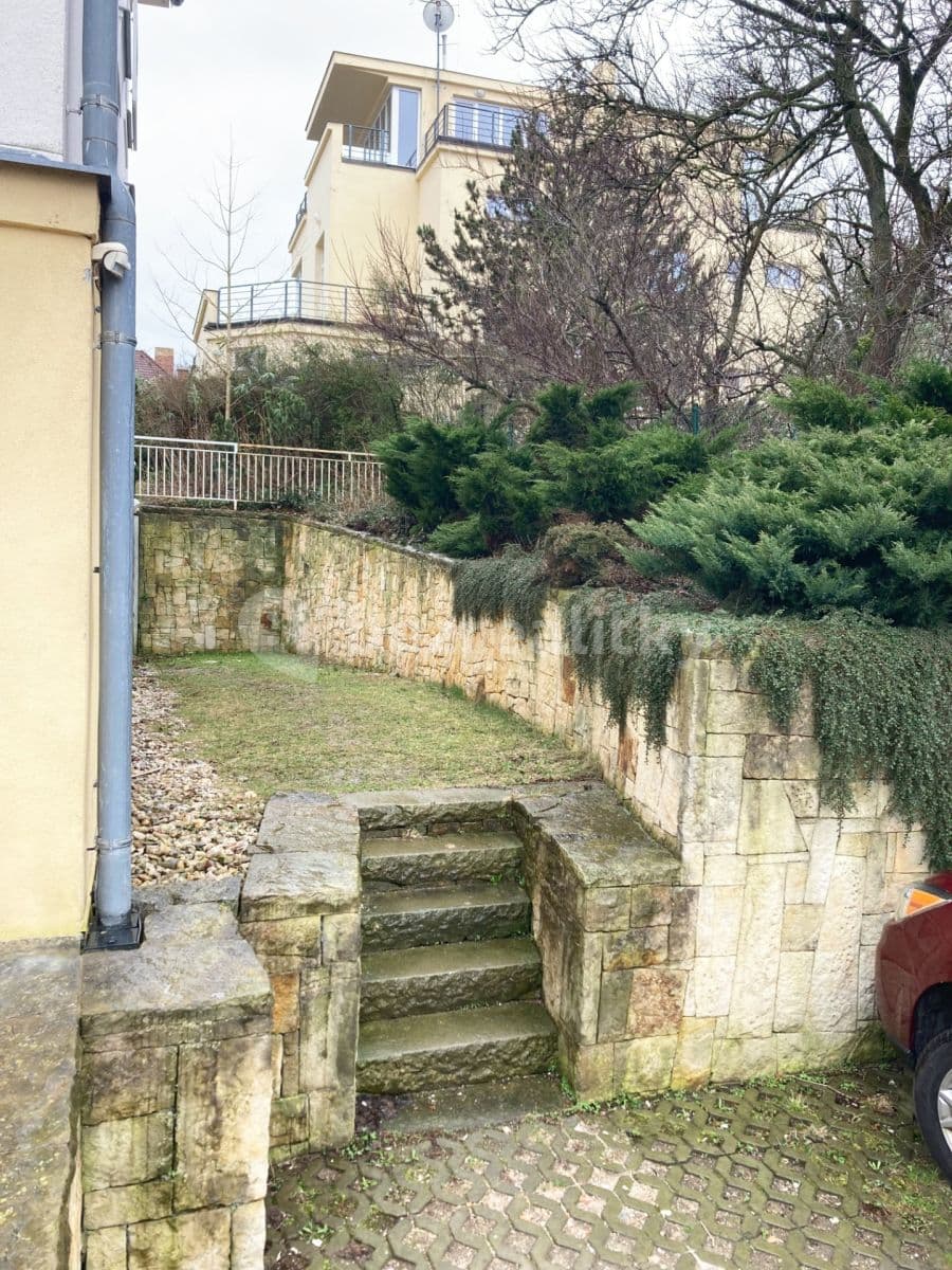 2 bedroom with open-plan kitchen flat to rent, 78 m², Hošťálkova, Prague, Prague 2 bedroom with open-plan kitchen flat to rent, 78 m², Hošťálkova, Prague, Prague