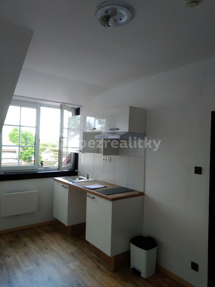 Studio flat to rent, 22 m², Litovická, Hostivice, Středočeský Region Studio flat to rent, 22 m², Litovická, Hostivice, Středočeský Region