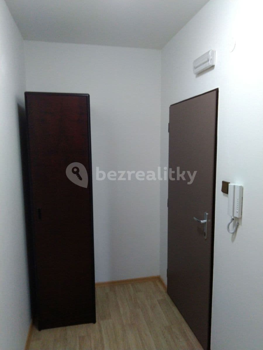 Studio flat to rent, 22 m², Litovická, Hostivice, Středočeský Region Studio flat to rent, 22 m², Litovická, Hostivice, Středočeský Region