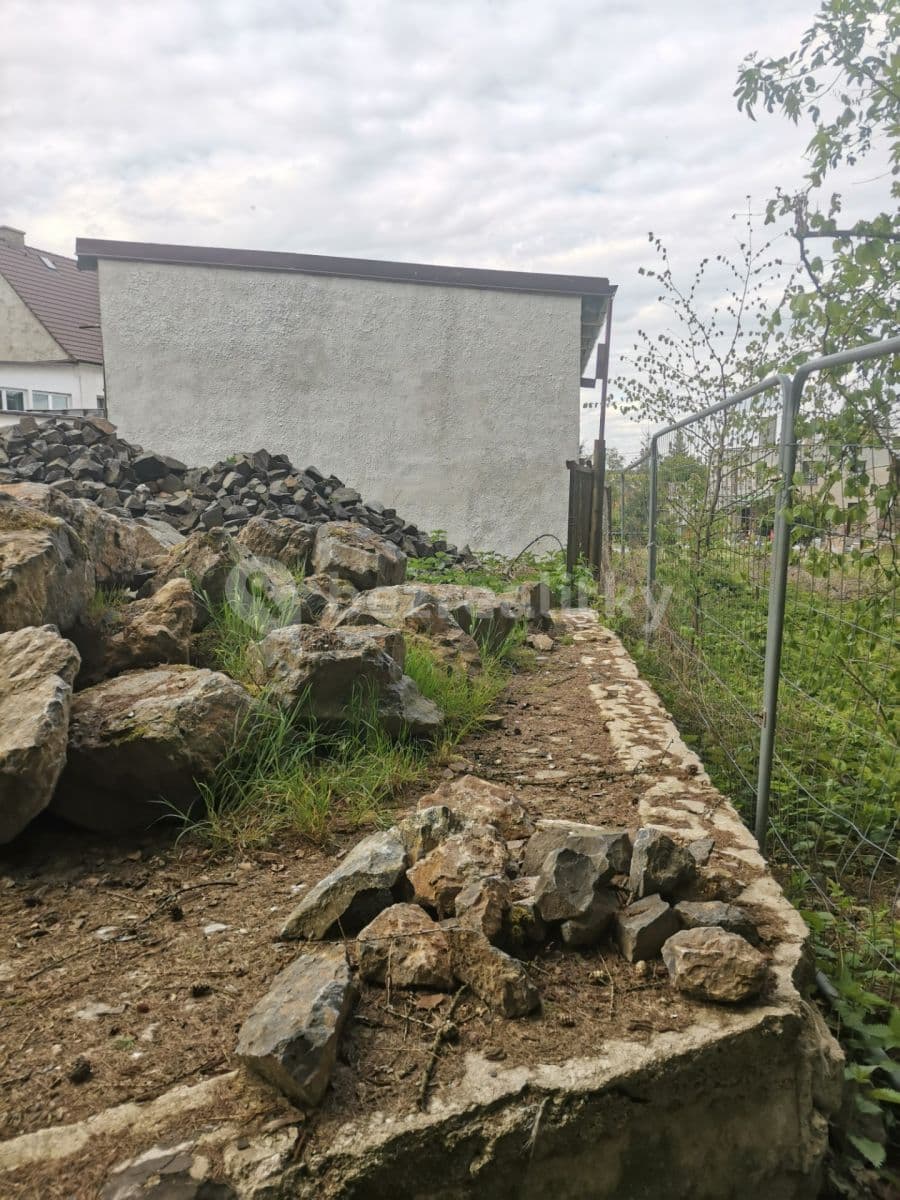 plot for sale, 827 m², Husova, Kladno, Středočeský Region