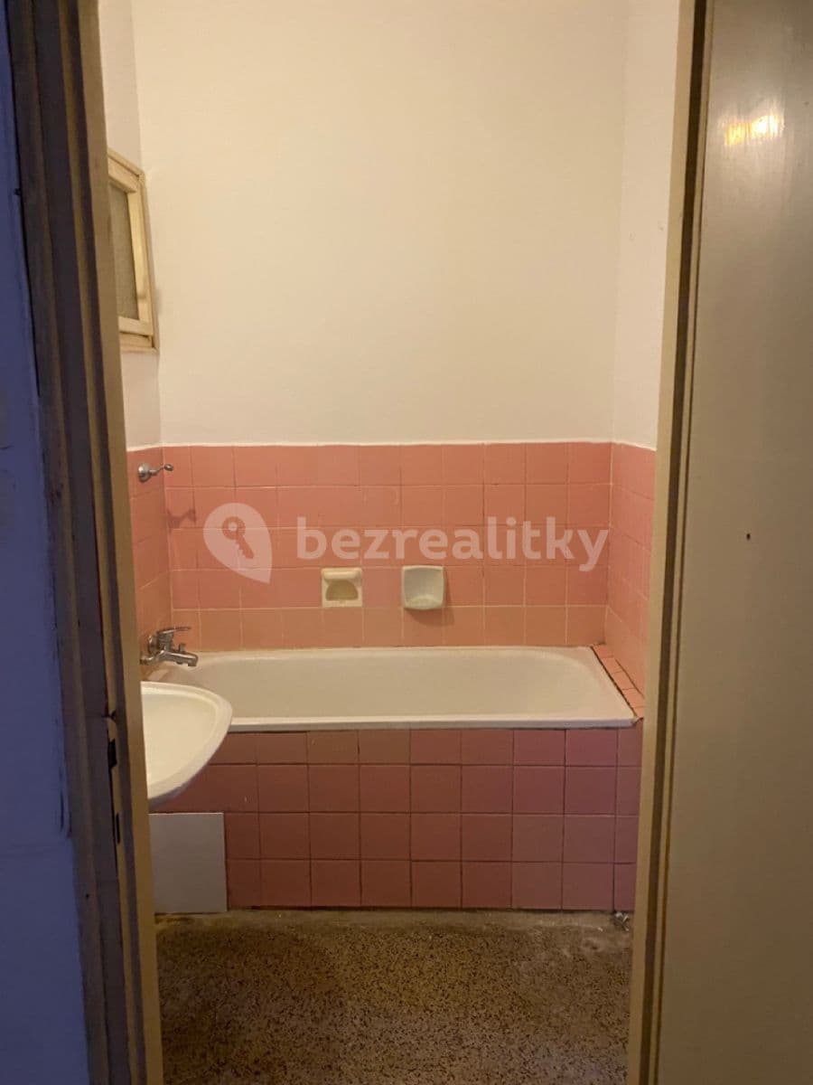 3 bedroom flat for sale, 82 m², Na Klikovce, Prague, Prague