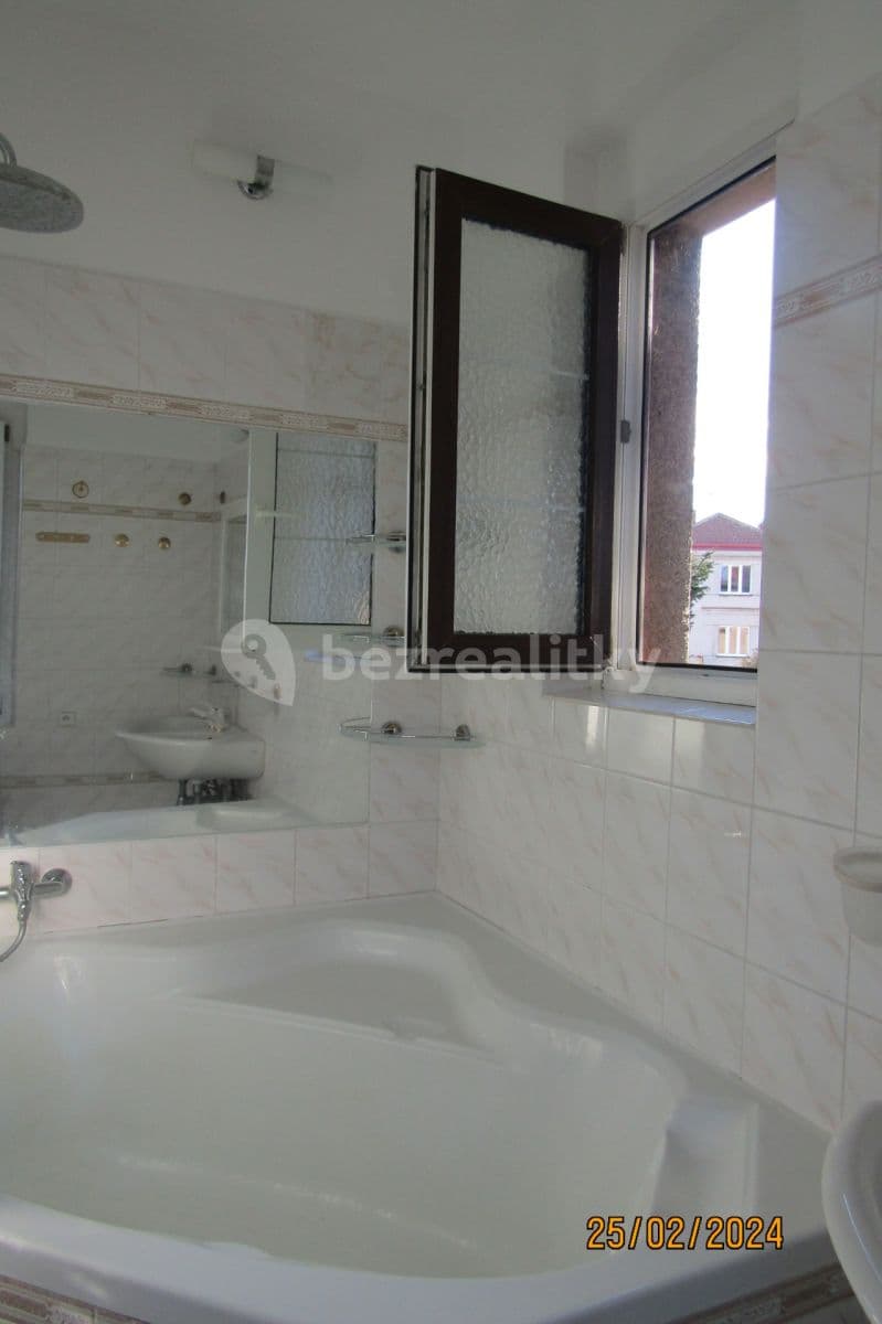 2 bedroom flat to rent, 80 m², Řepská, Prague, Prague 2 bedroom flat to rent, 80 m², Řepská, Prague, Prague