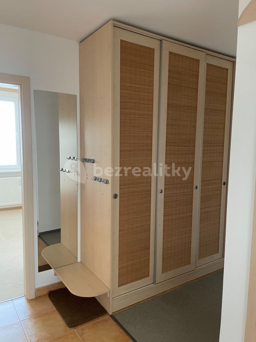 2 bedroom with open-plan kitchen flat to rent, 68 m², Mirovická, Prague, Prague