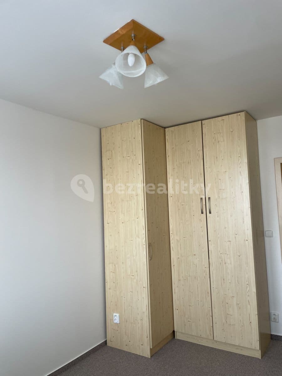 2 bedroom with open-plan kitchen flat to rent, 68 m², Mirovická, Prague, Prague