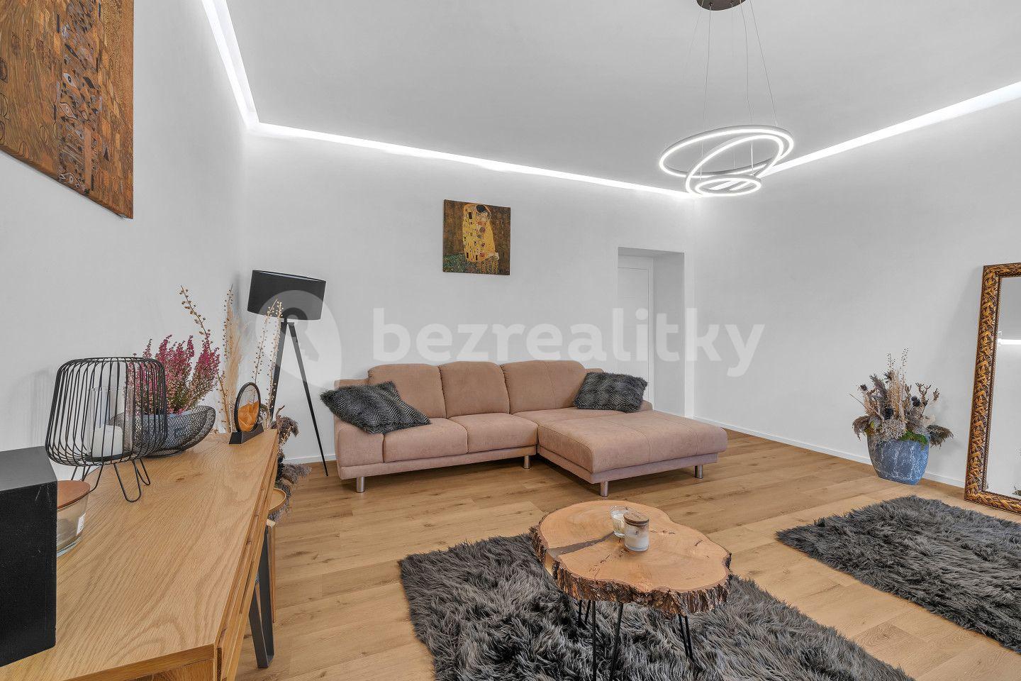 3 bedroom flat for sale, 90 m², Štefánikova, Pardubice, Pardubický Region