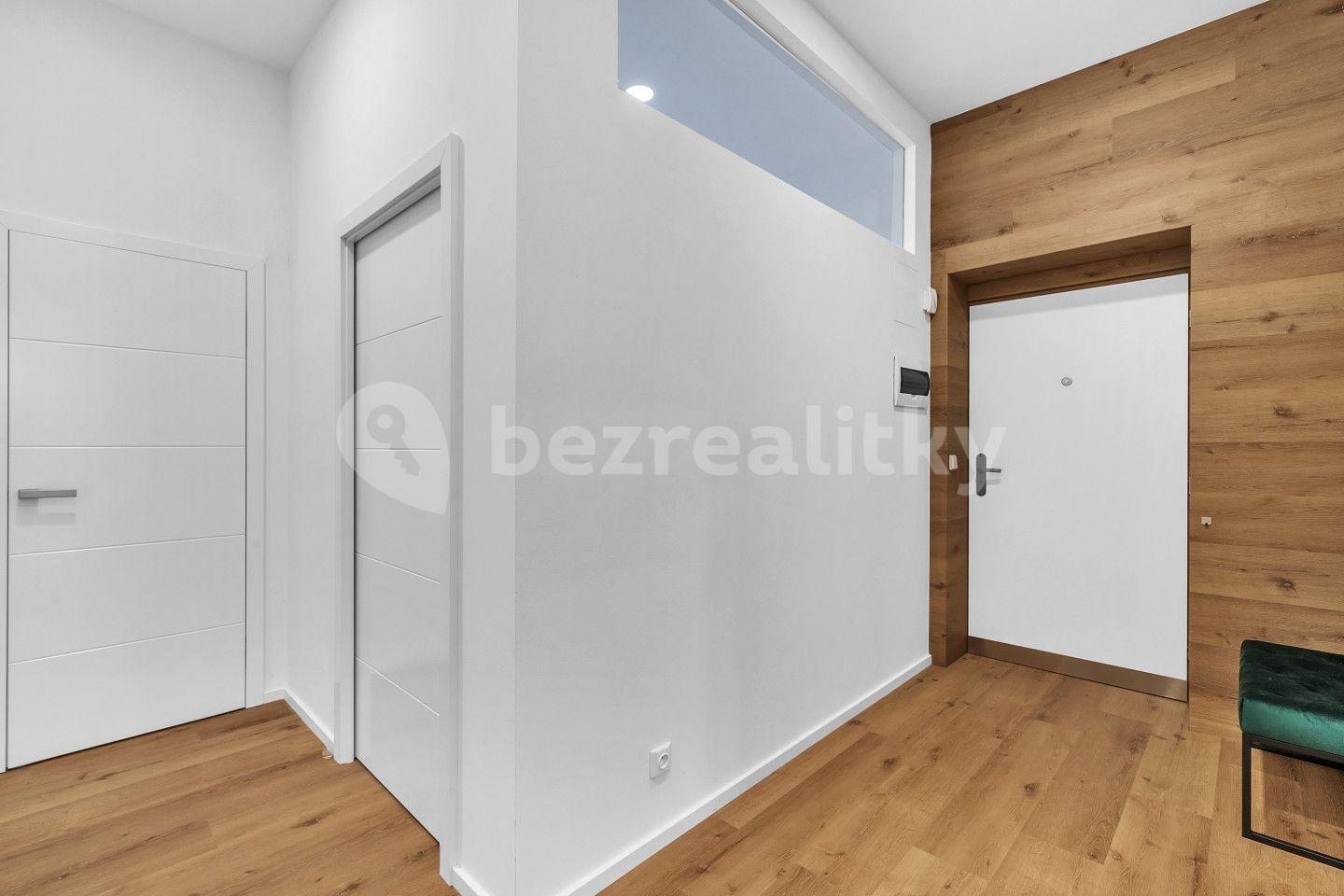 3 bedroom flat for sale, 90 m², Štefánikova, Pardubice, Pardubický Region