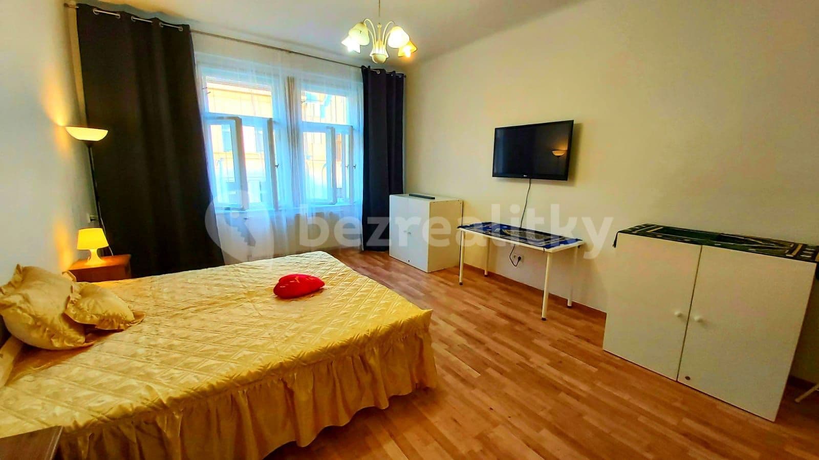 1 bedroom with open-plan kitchen flat for sale, 62 m², Bulharská, Prague, Prague