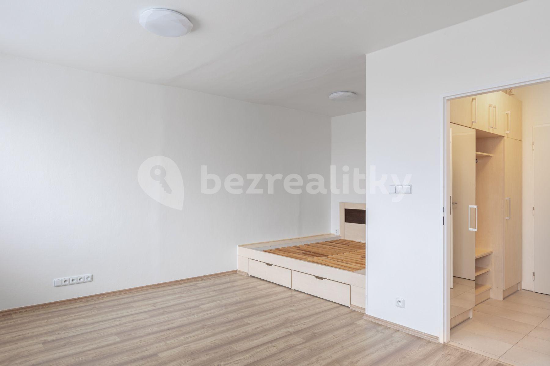 Studio flat for sale, 31 m², Topolová, Prague, Prague