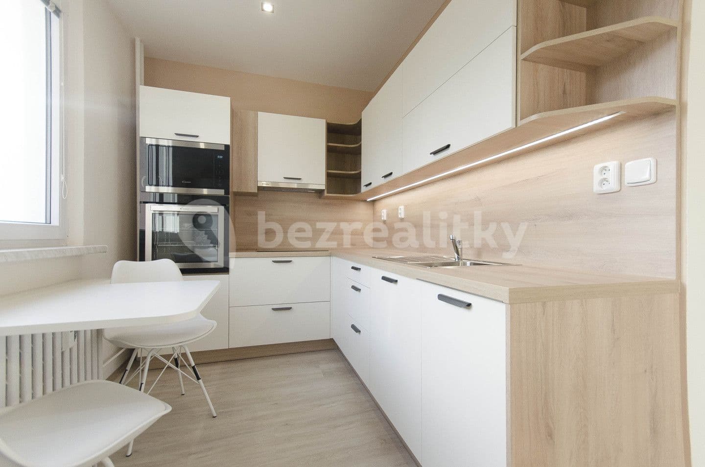 3 bedroom flat for sale, 77 m², Maxima Gorkého, Krnov, Moravskoslezský Region