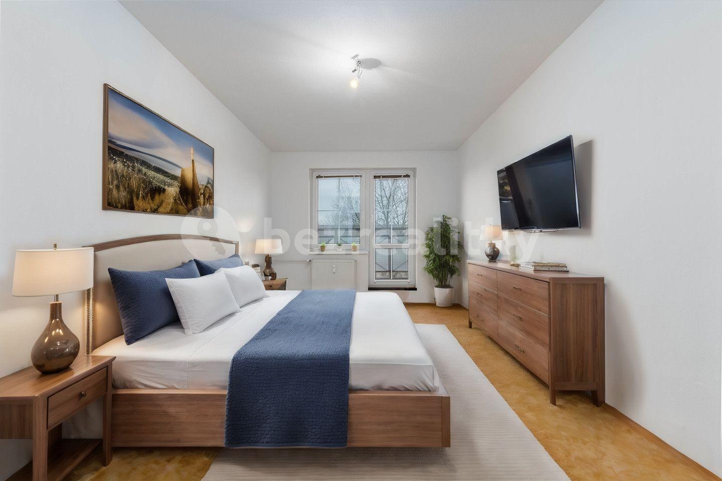 3 bedroom flat for sale, 67 m², Topolová, Milovice, Středočeský Region