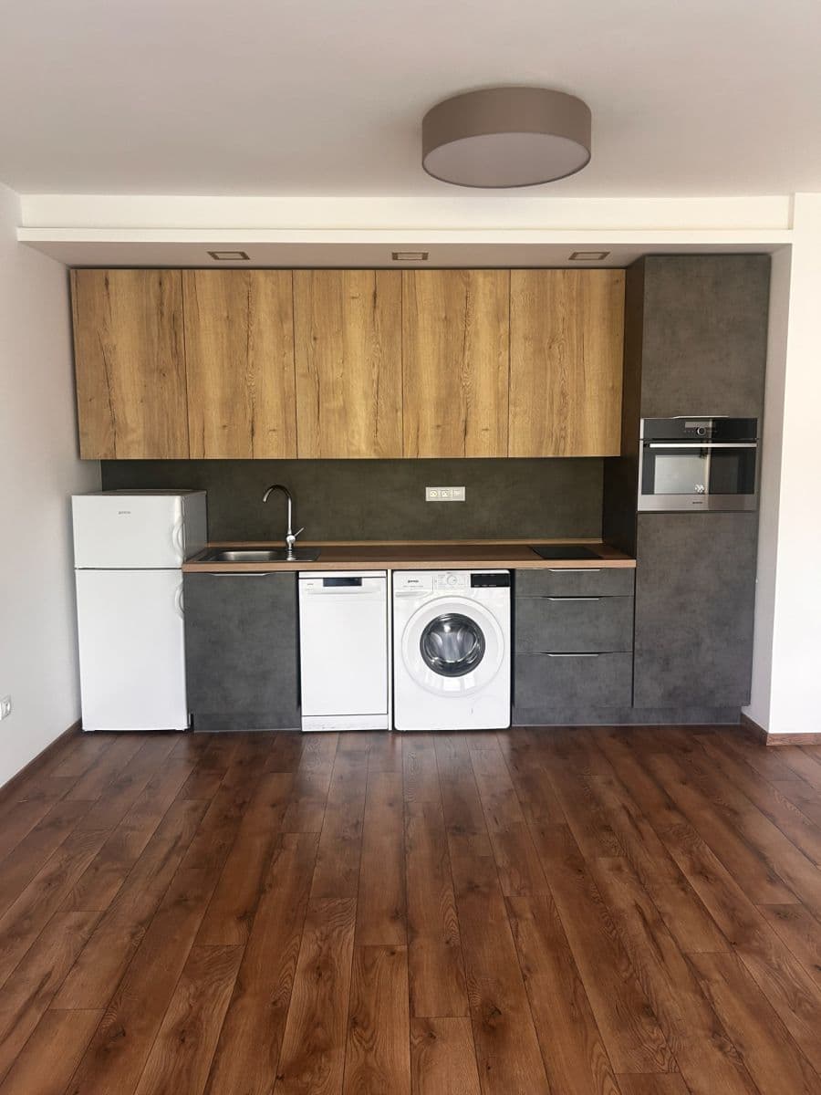 Studio flat to rent, 35 m², Belgická, Prague, Prague Studio flat to rent, 35 m², Belgická, Prague, Prague
