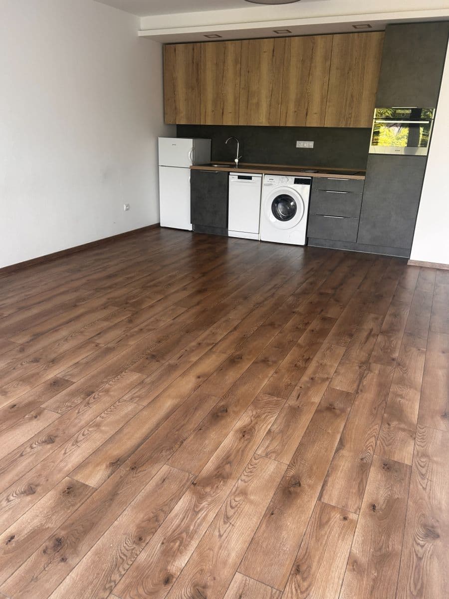 Studio flat to rent, 35 m², Belgická, Prague, Prague Studio flat to rent, 35 m², Belgická, Prague, Prague