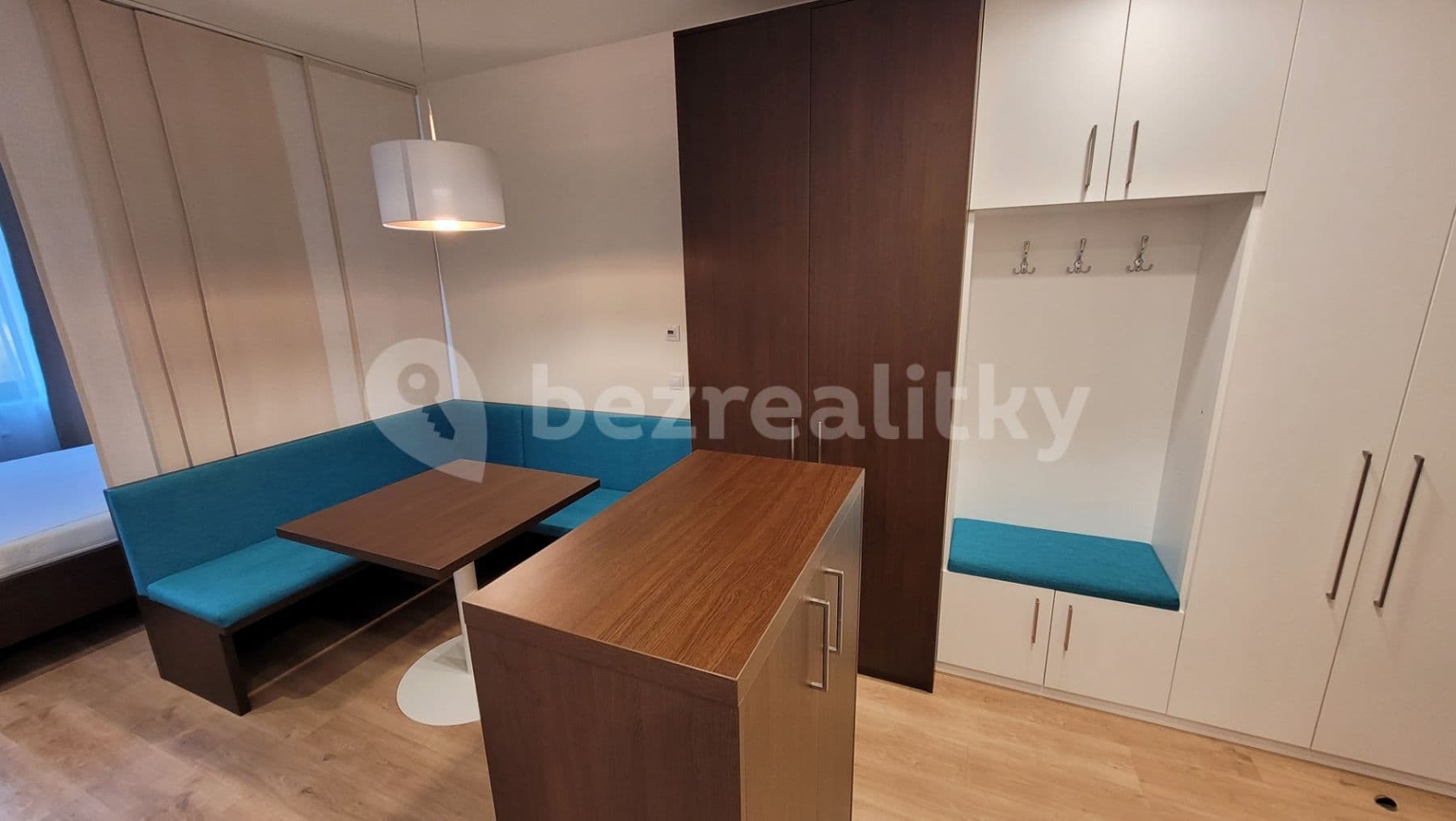 Studio flat to rent, 31 m², Mukařovského, Prague, Prague Studio flat to rent, 31 m², Mukařovského, Prague, Prague
