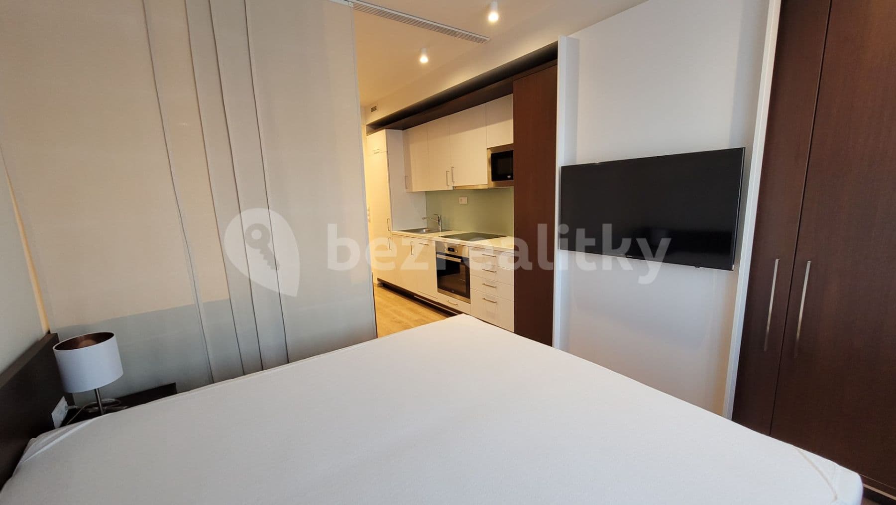 Studio flat to rent, 31 m², Mukařovského, Prague, Prague Studio flat to rent, 31 m², Mukařovského, Prague, Prague
