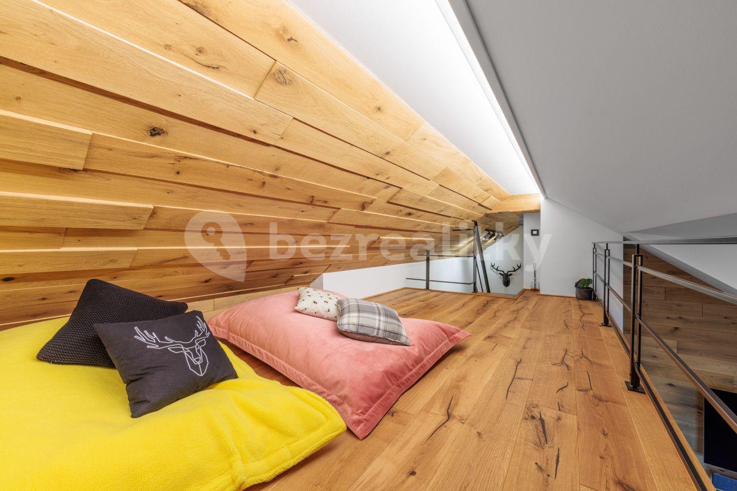 2 bedroom with open-plan kitchen flat for sale, 108 m², Boží Dar, Karlovarský Region
