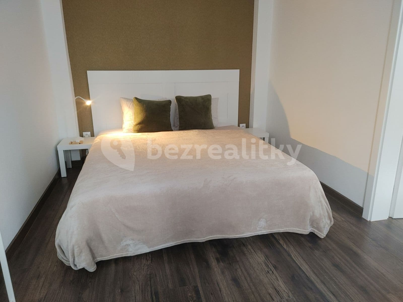 1 bedroom with open-plan kitchen flat to rent, 41 m², Svojsíkova, Prague, Prague 1 bedroom with open-plan kitchen flat to rent, 41 m², Svojsíkova, Prague, Prague