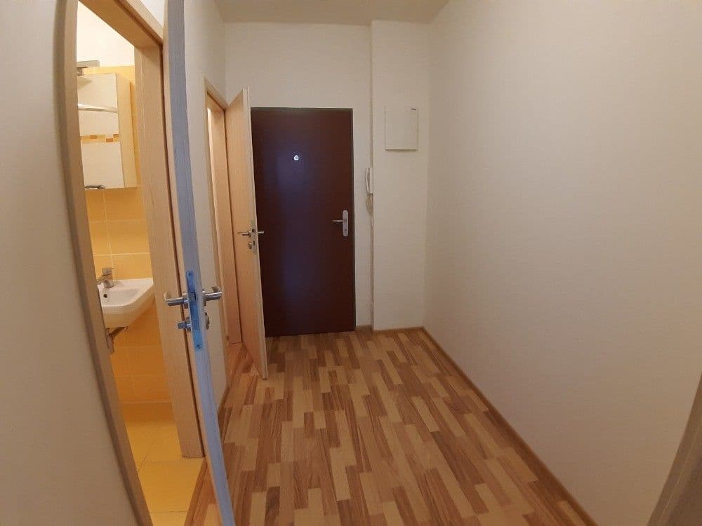 Studio flat to rent, 33 m², Freyova, Prague, Prague Studio flat to rent, 33 m², Freyova, Prague, Prague