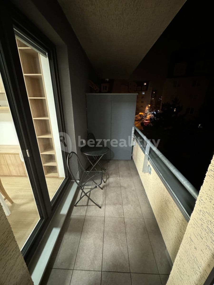 Studio flat to rent, 30 m², Šternovská, Prague, Prague Studio flat to rent, 30 m², Šternovská, Prague, Prague