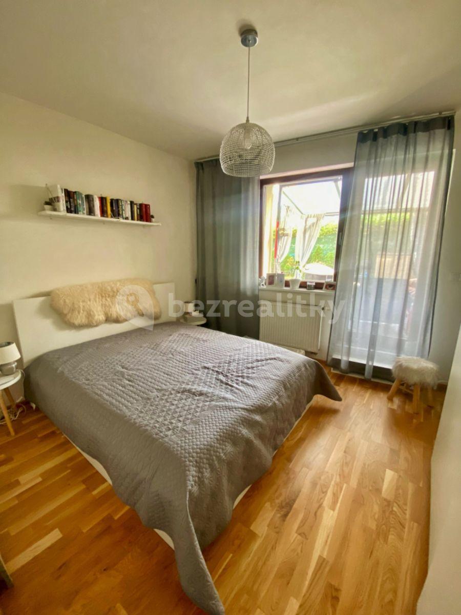 1 bedroom with open-plan kitchen flat for sale, 47 m², Harlacherova, Prague, Prague