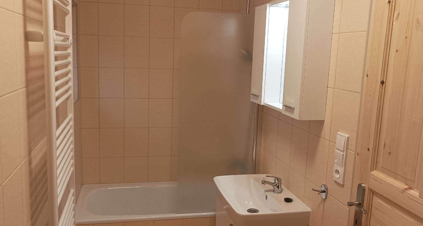 3 bedroom flat to rent, 76 m², Sládkova, Hradec Králové, Královéhradecký Region 3 bedroom flat to rent, 76 m², Sládkova, Hradec Králové, Královéhradecký Region