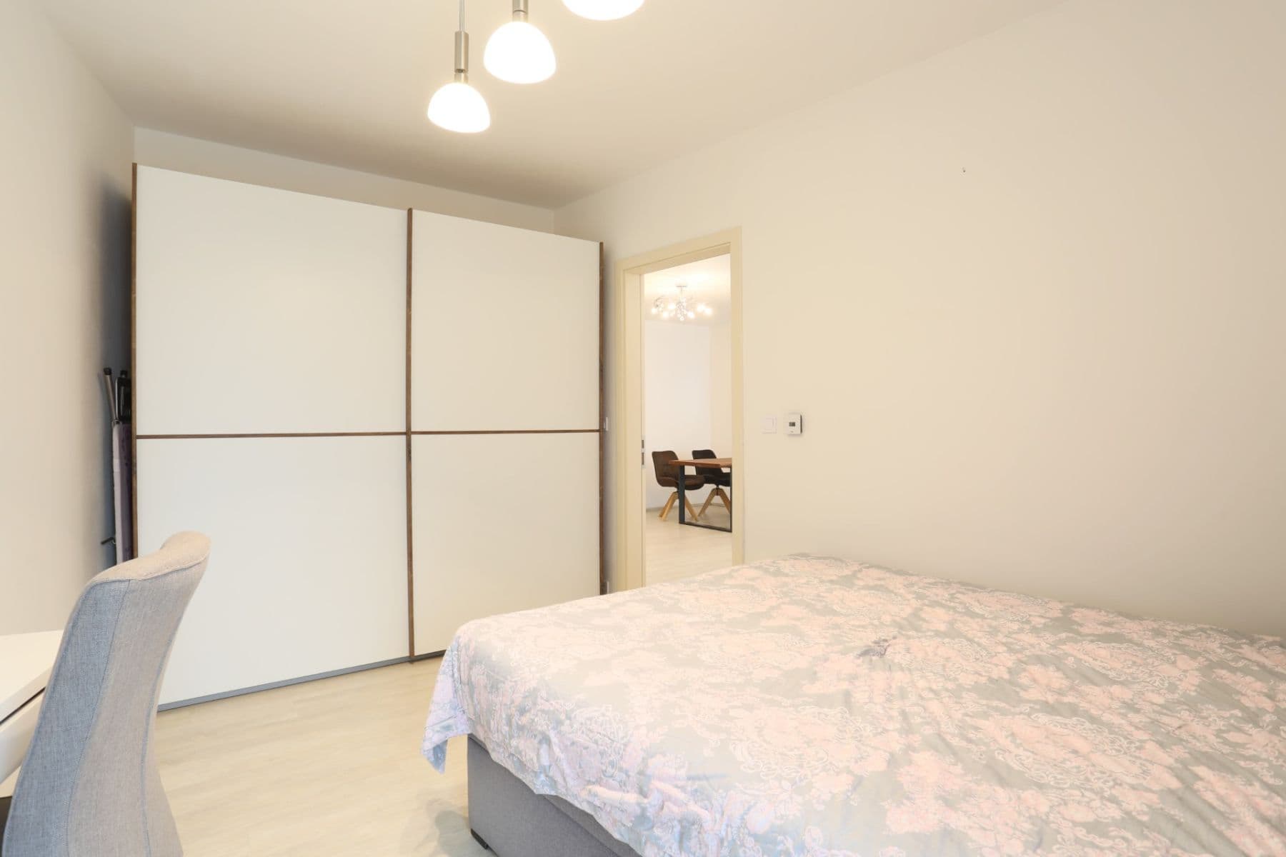 2 bedroom with open-plan kitchen flat to rent, 88 m², Hlavní, Průhonice, Středočeský Region 2 bedroom with open-plan kitchen flat to rent, 88 m², Hlavní, Průhonice, Středočeský Region