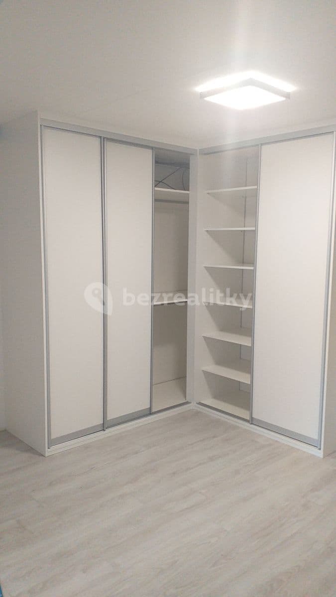 2 bedroom with open-plan kitchen flat to rent, 77 m², Generála Janouška, Prague, Prague 2 bedroom with open-plan kitchen flat to rent, 77 m², Generála Janouška, Prague, Prague