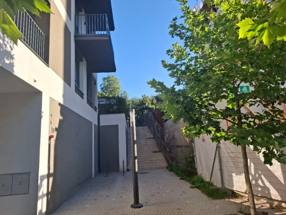 2 bedroom with open-plan kitchen flat to rent, 77 m², Olgy Havlové, Prague, Prague 2 bedroom with open-plan kitchen flat to rent, 77 m², Olgy Havlové, Prague, Prague