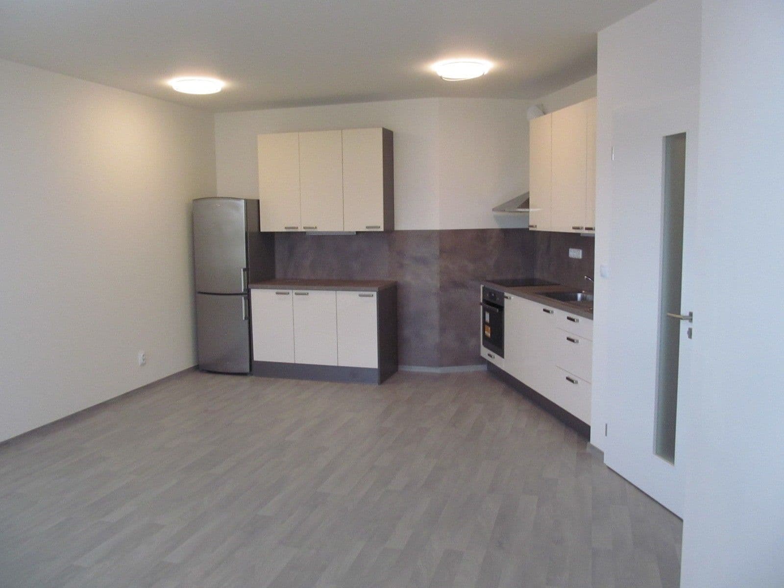 2 bedroom with open-plan kitchen flat to rent, 77 m², Olgy Havlové, Prague, Prague 2 bedroom with open-plan kitchen flat to rent, 77 m², Olgy Havlové, Prague, Prague