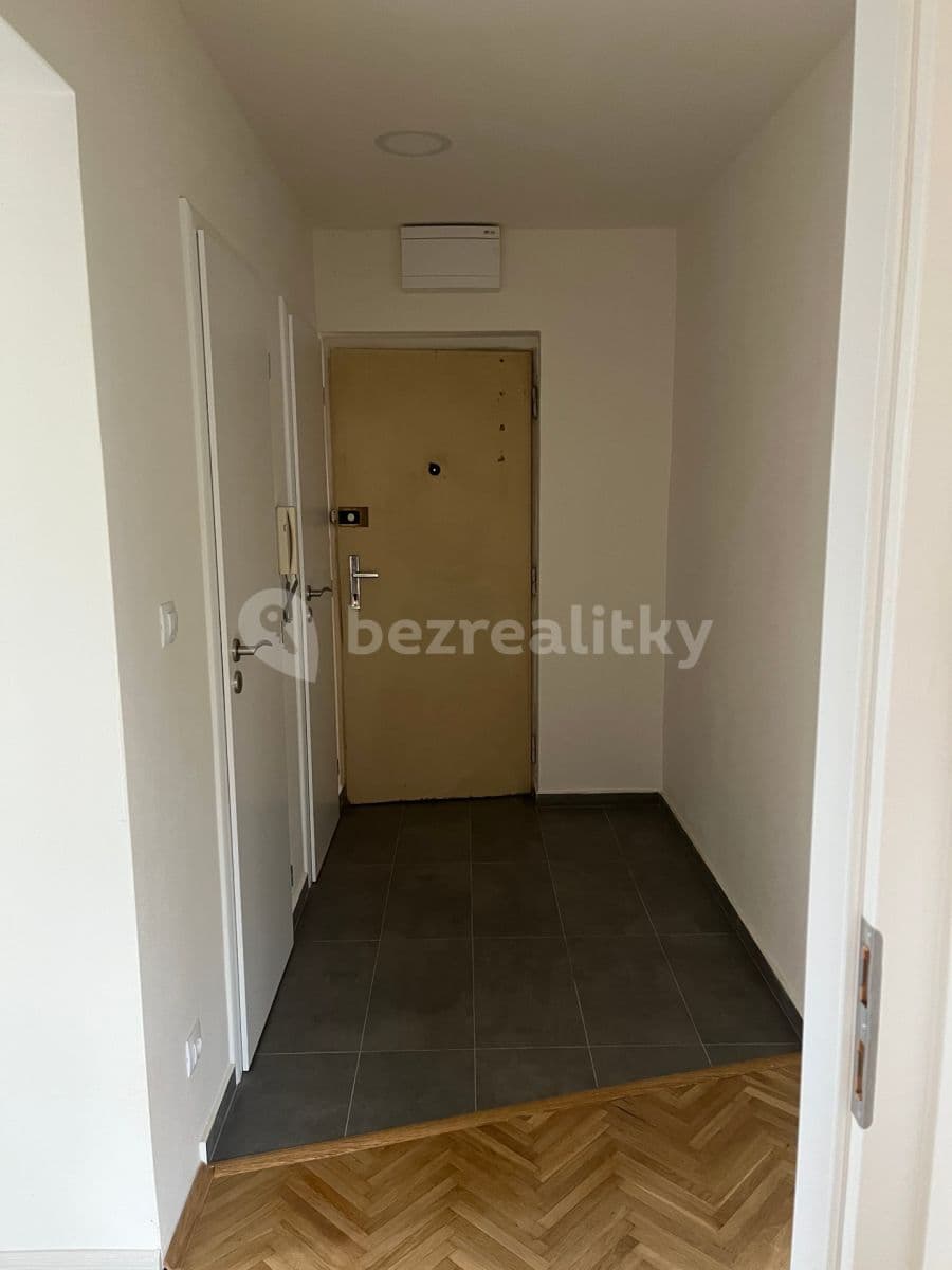 2 bedroom with open-plan kitchen flat for sale, 62 m², Zelenečská, Prague, Prague