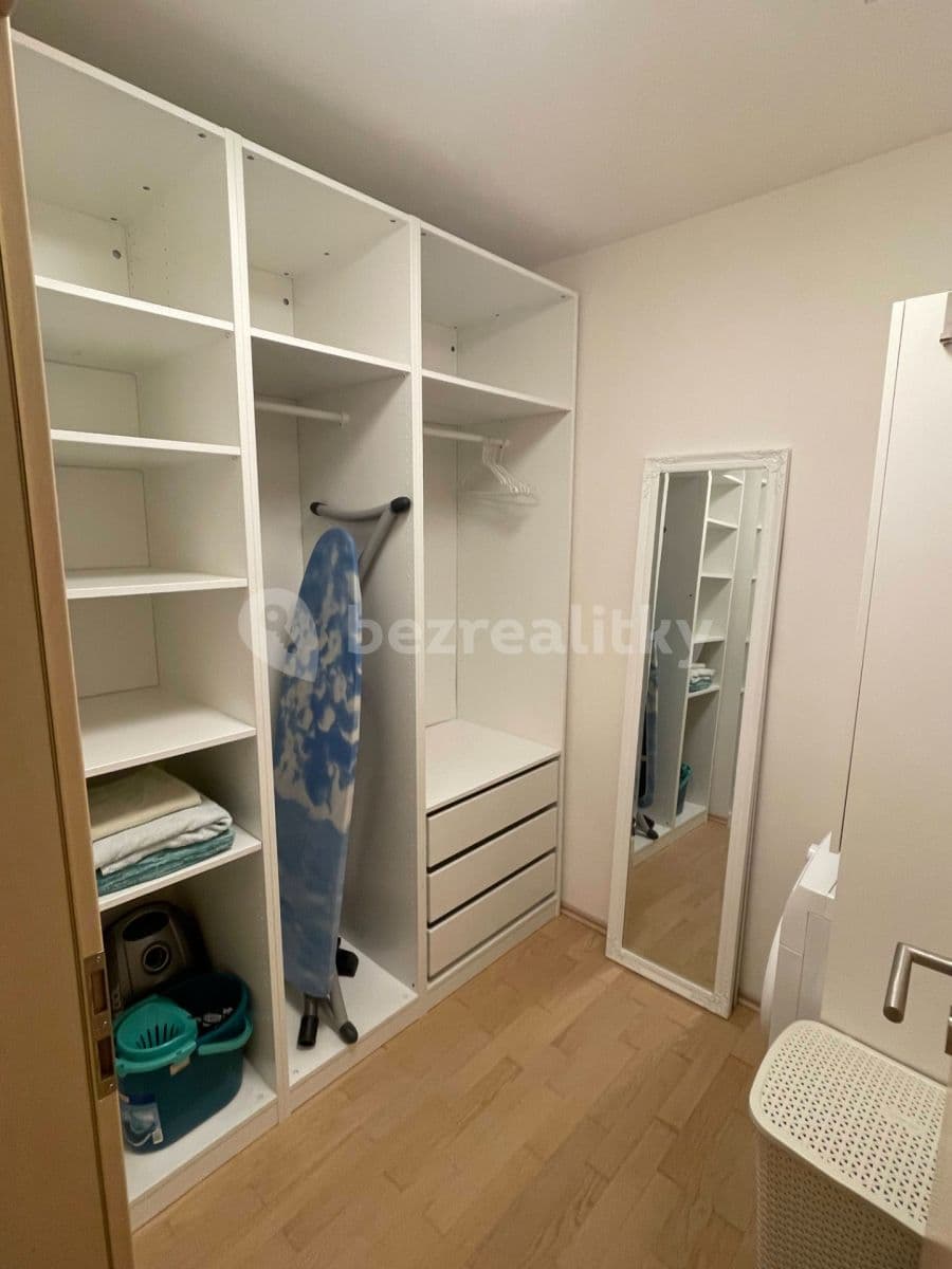 Studio flat to rent, 30 m², Plzeňská, Prague, Prague Studio flat to rent, 30 m², Plzeňská, Prague, Prague