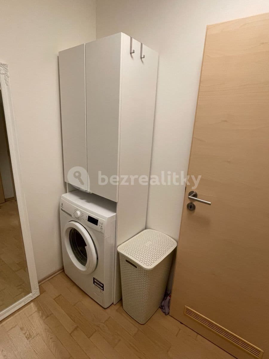 Studio flat to rent, 30 m², Plzeňská, Prague, Prague Studio flat to rent, 30 m², Plzeňská, Prague, Prague