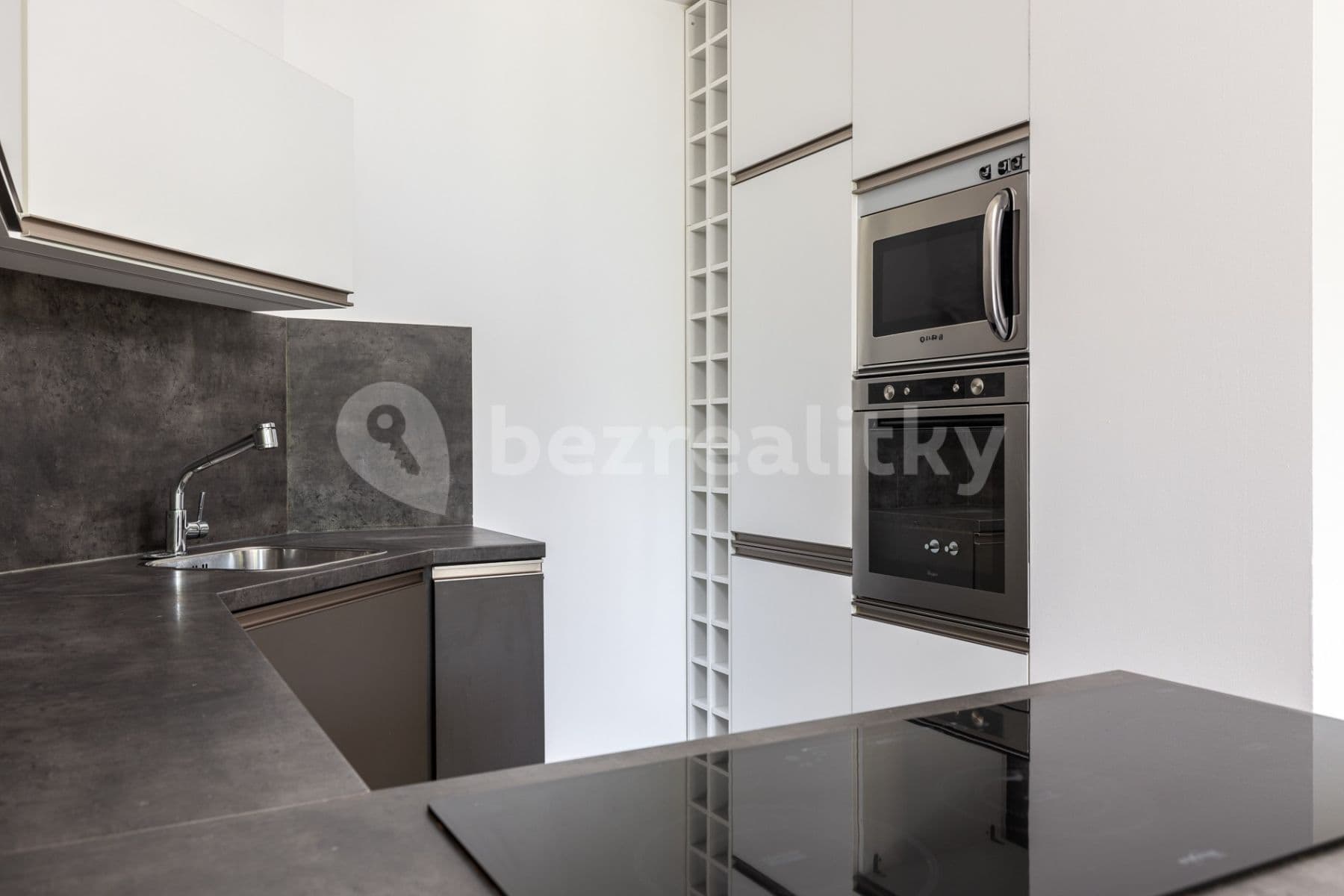 1 bedroom with open-plan kitchen flat to rent, 48 m², Nademlejnská, Prague, Prague 1 bedroom with open-plan kitchen flat to rent, 48 m², Nademlejnská, Prague, Prague