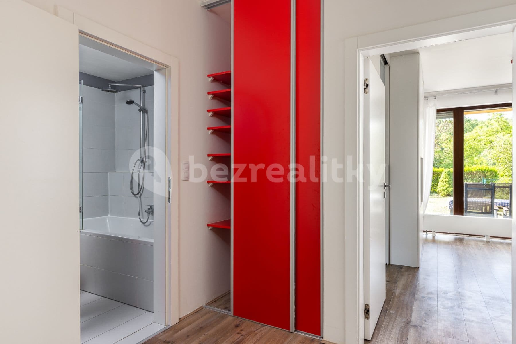 1 bedroom with open-plan kitchen flat to rent, 48 m², Nademlejnská, Prague, Prague 1 bedroom with open-plan kitchen flat to rent, 48 m², Nademlejnská, Prague, Prague