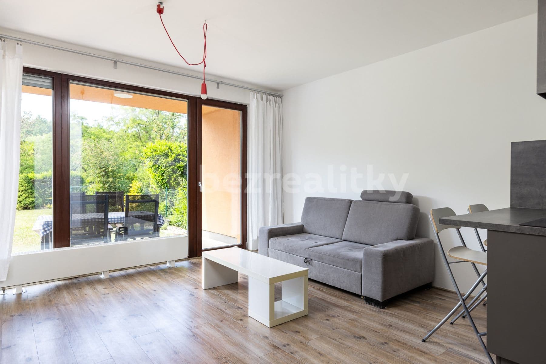 1 bedroom with open-plan kitchen flat to rent, 48 m², Nademlejnská, Prague, Prague 1 bedroom with open-plan kitchen flat to rent, 48 m², Nademlejnská, Prague, Prague