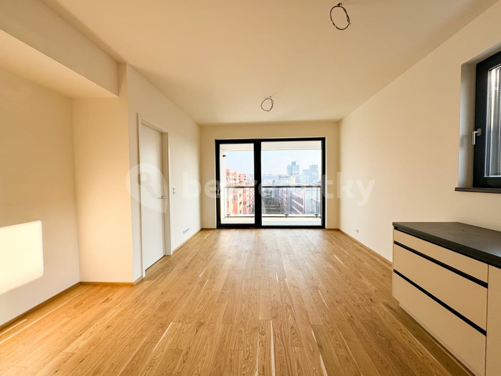 1 bedroom with open-plan kitchen flat to rent, 54 m², Jankovcova, Prague, Prague 1 bedroom with open-plan kitchen flat to rent, 54 m², Jankovcova, Prague, Prague
