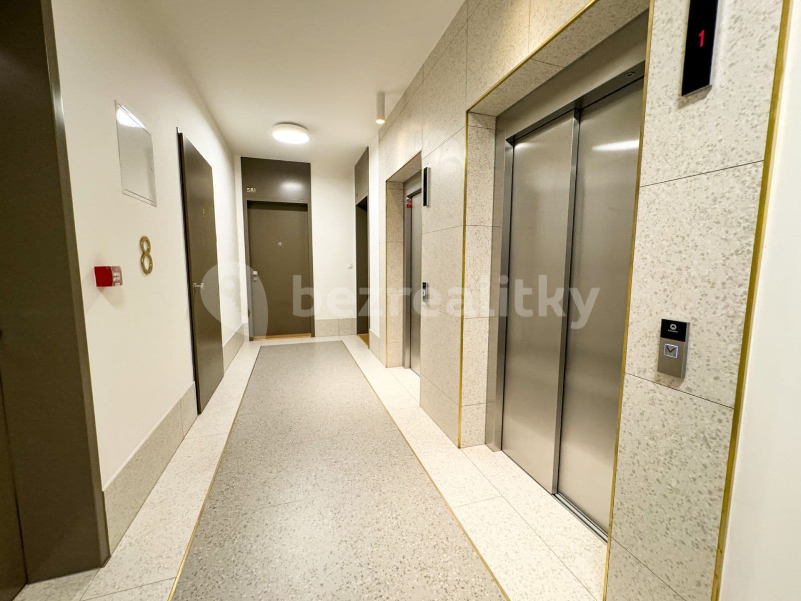 1 bedroom with open-plan kitchen flat to rent, 54 m², Jankovcova, Prague, Prague 1 bedroom with open-plan kitchen flat to rent, 54 m², Jankovcova, Prague, Prague
