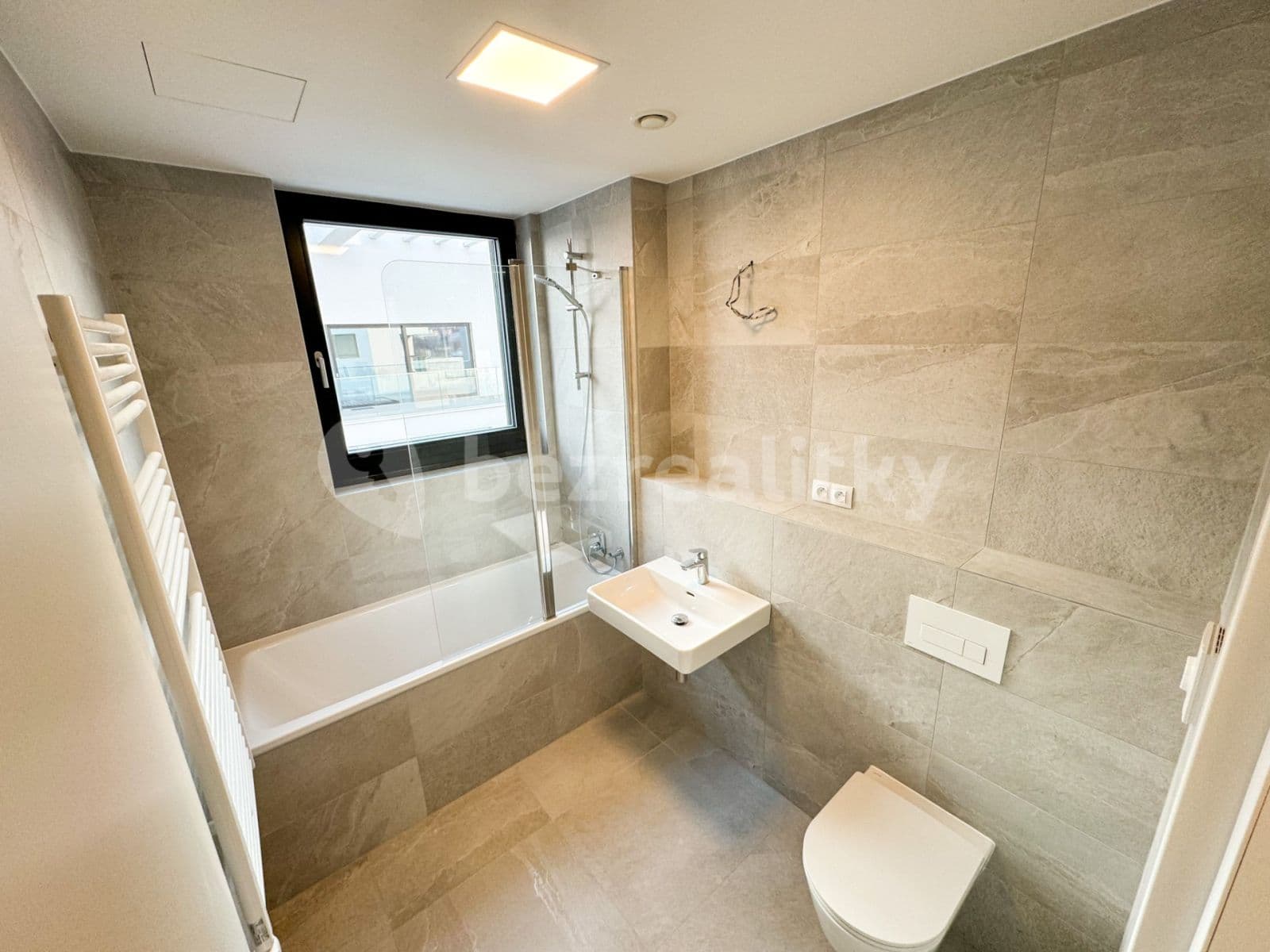 1 bedroom with open-plan kitchen flat to rent, 54 m², Jankovcova, Prague, Prague 1 bedroom with open-plan kitchen flat to rent, 54 m², Jankovcova, Prague, Prague