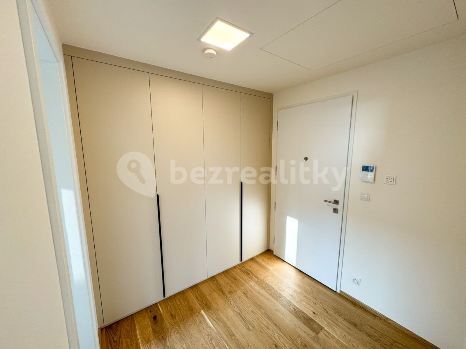 1 bedroom with open-plan kitchen flat to rent, 54 m², Jankovcova, Prague, Prague 1 bedroom with open-plan kitchen flat to rent, 54 m², Jankovcova, Prague, Prague
