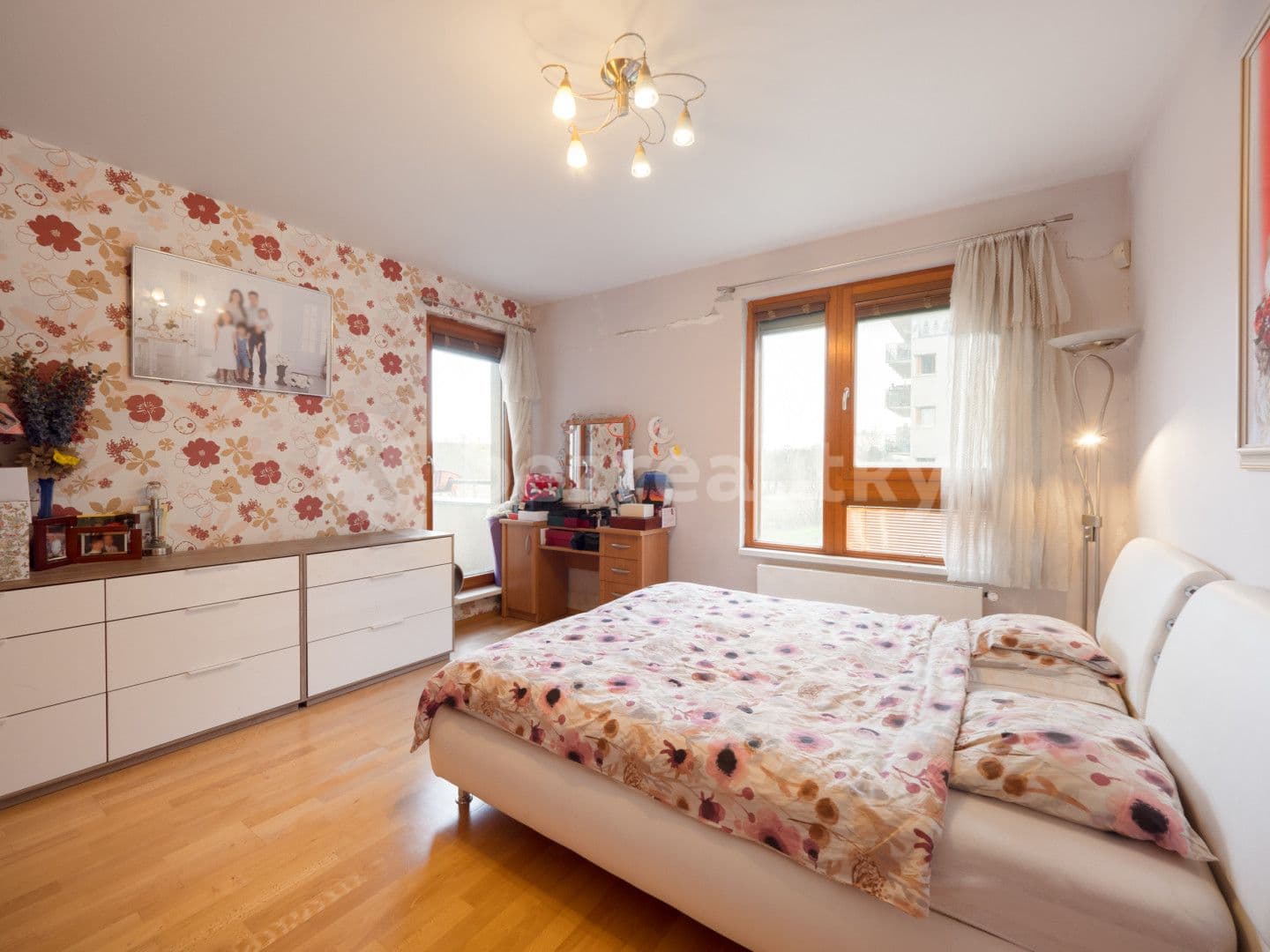 3 bedroom with open-plan kitchen flat for sale, 101 m², Mattioliho, Prague, Prague