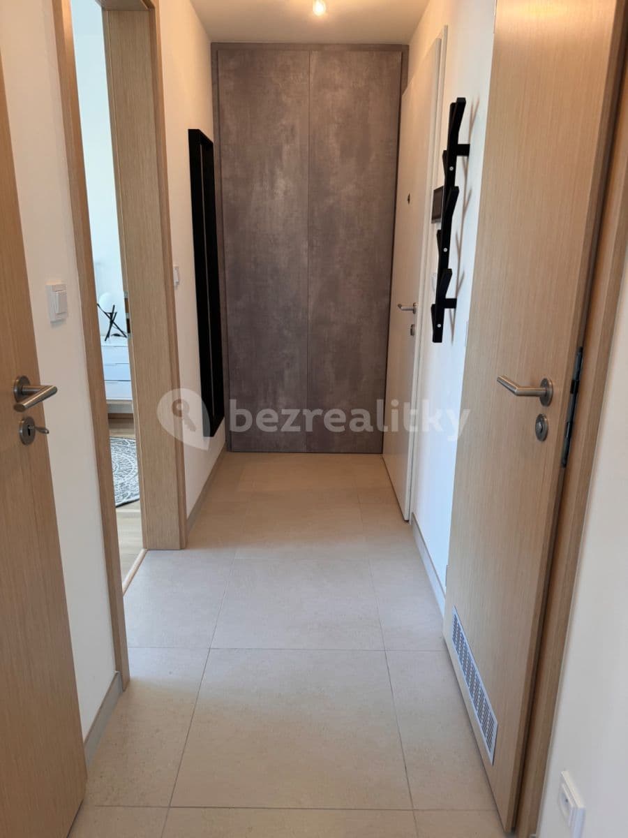 1 bedroom with open-plan kitchen flat to rent, 52 m², V Náklích, Prague, Prague 1 bedroom with open-plan kitchen flat to rent, 52 m², V Náklích, Prague, Prague
