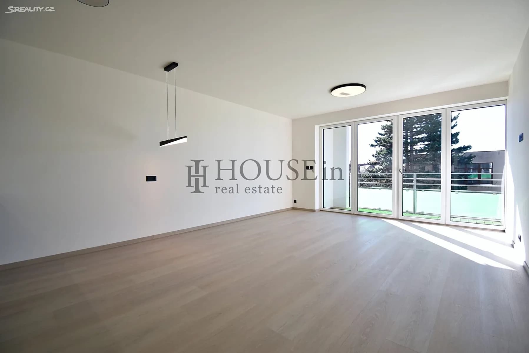 1 bedroom with open-plan kitchen flat to rent, 59 m², Klíčovská, Prague, Prague 1 bedroom with open-plan kitchen flat to rent, 59 m², Klíčovská, Prague, Prague