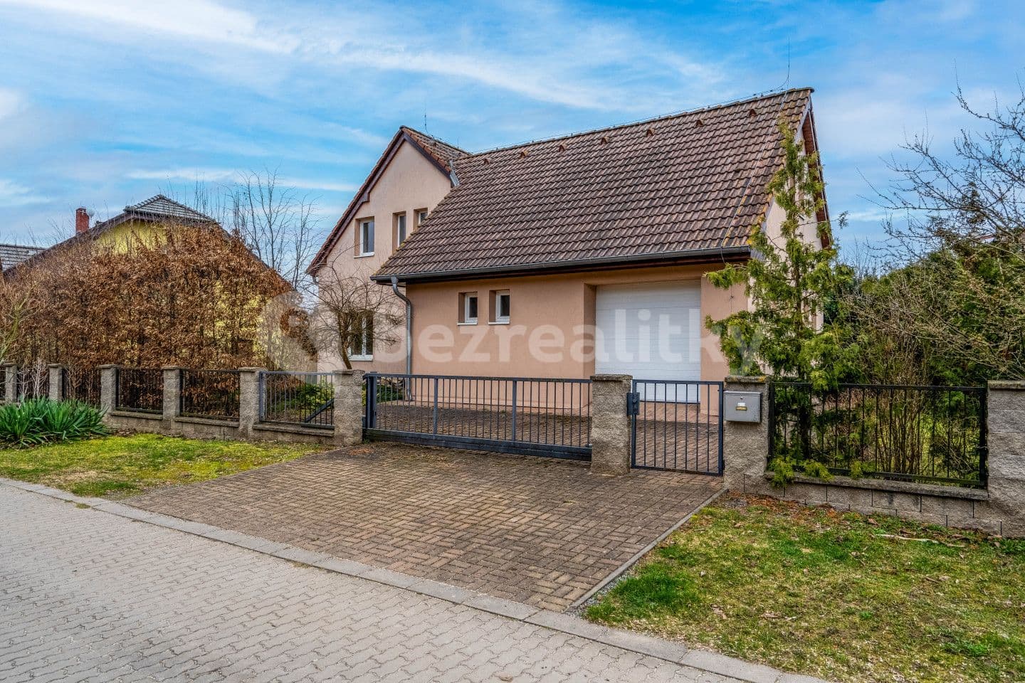 house for sale, 215 m², Matěje Koštíře, Čelákovice, Středočeský Region