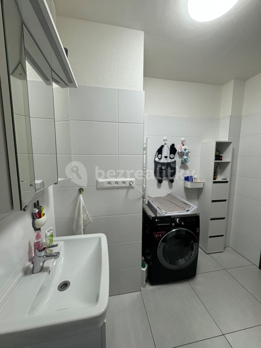 2 bedroom with open-plan kitchen flat to rent, 80 m², Moskalykova, Brno, Jihomoravský Region 2 bedroom with open-plan kitchen flat to rent, 80 m², Moskalykova, Brno, Jihomoravský Region