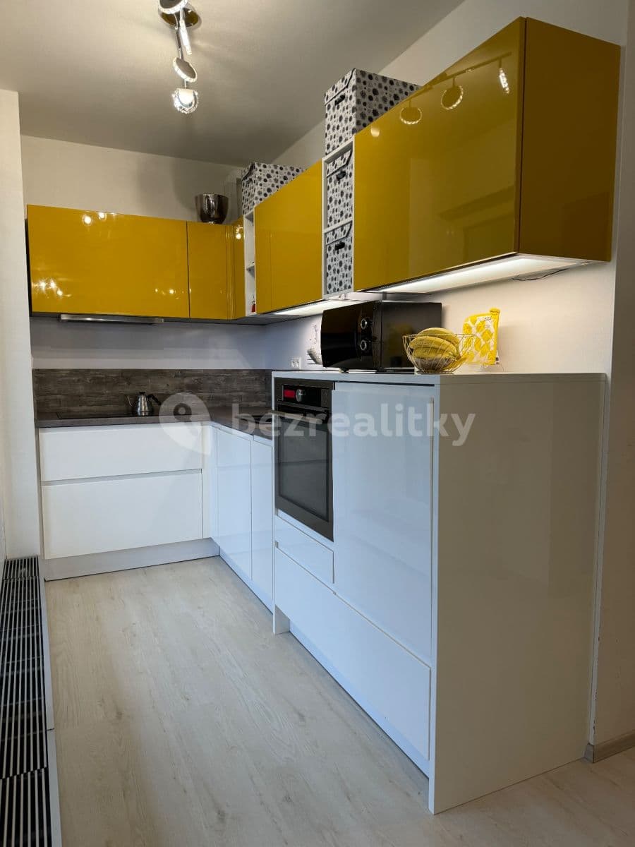 2 bedroom with open-plan kitchen flat to rent, 80 m², Moskalykova, Brno, Jihomoravský Region 2 bedroom with open-plan kitchen flat to rent, 80 m², Moskalykova, Brno, Jihomoravský Region