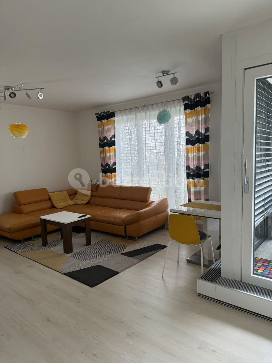 2 bedroom with open-plan kitchen flat to rent, 80 m², Moskalykova, Brno, Jihomoravský Region 2 bedroom with open-plan kitchen flat to rent, 80 m², Moskalykova, Brno, Jihomoravský Region